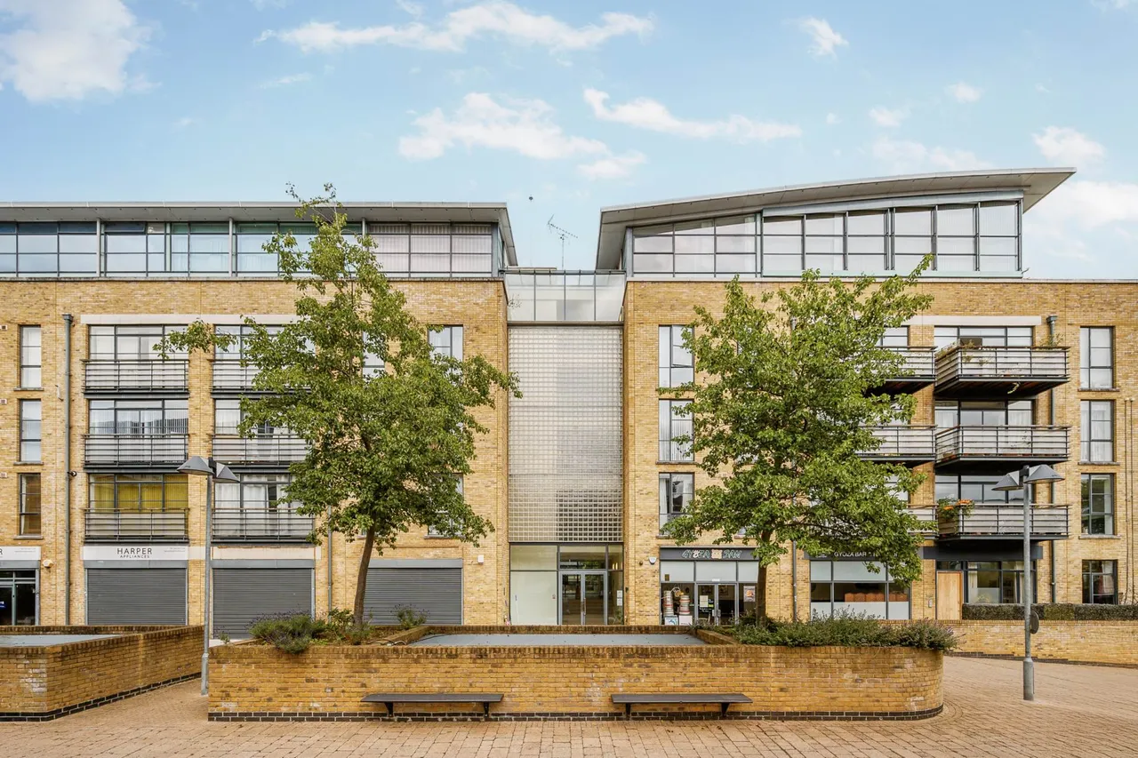 2 bed flat for sale — Ferry Lane, Ferry Quays, TW8 0AT