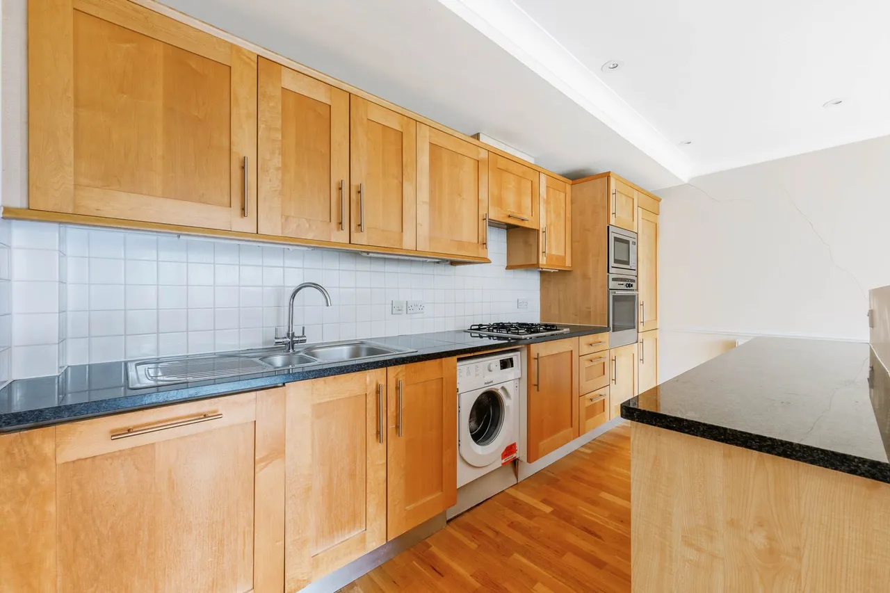 Ferry Lane, Ferry Quays, TW8 0AT, photo 6