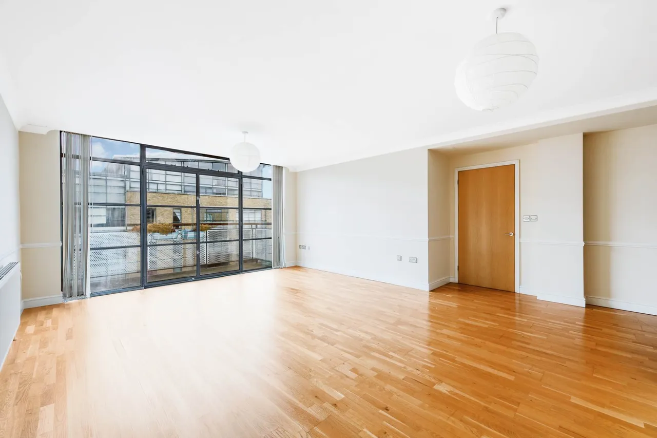 Ferry Lane, Ferry Quays, TW8 0AT, photo 3