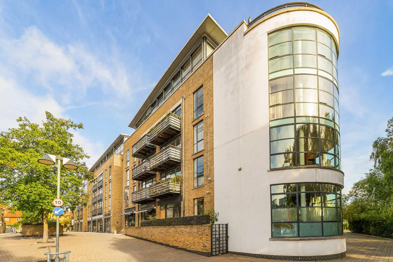 Ferry Lane, Ferry Quays, TW8 0AT, photo 13