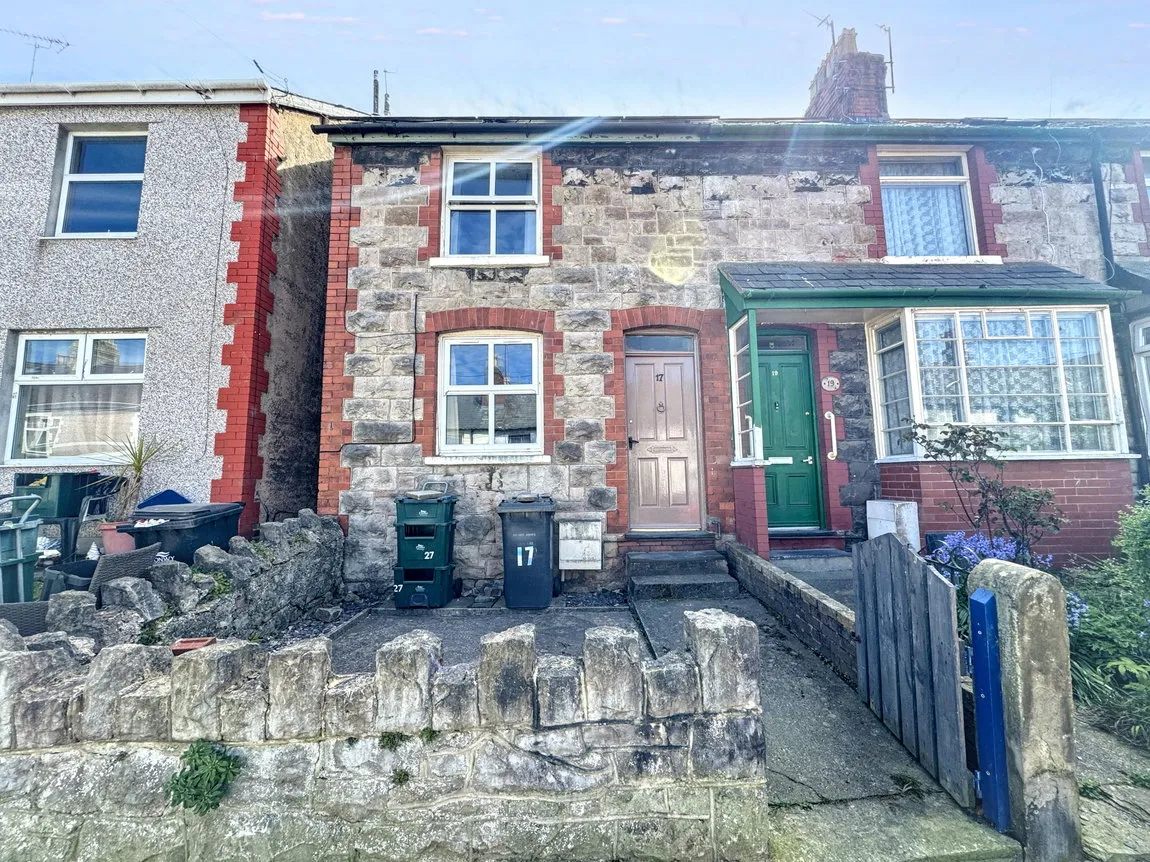 2 bed house for sale — Wellington Road, Old Colwyn, Colwyn Bay, Conwy, LL29 9ND