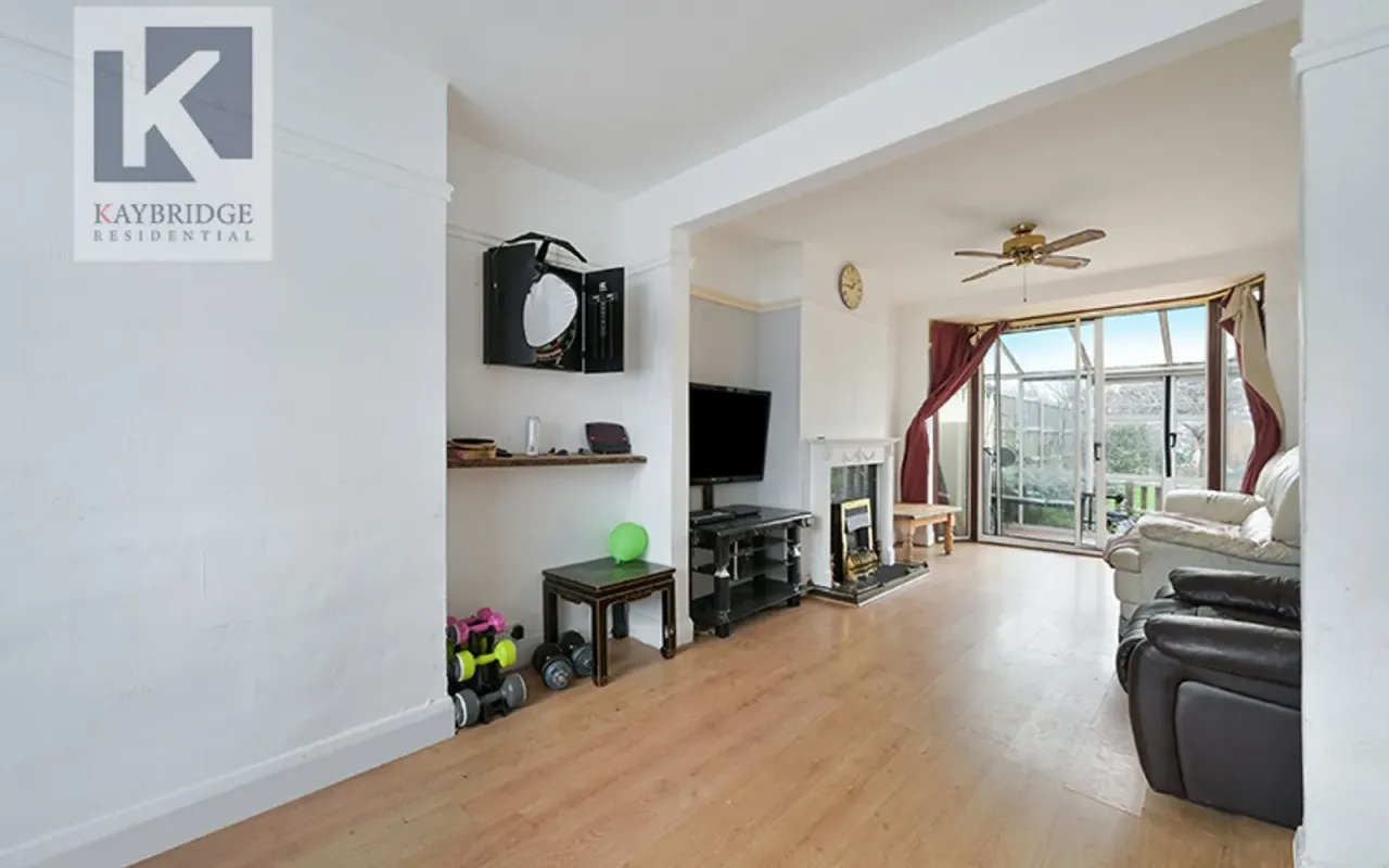 Esher Avenue, Cheam, SM3, photo 3