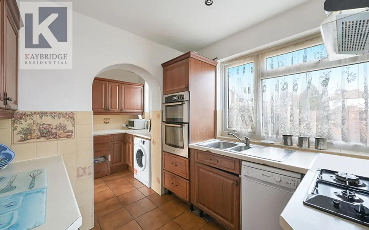 Esher Avenue, Cheam, SM3, photo 4