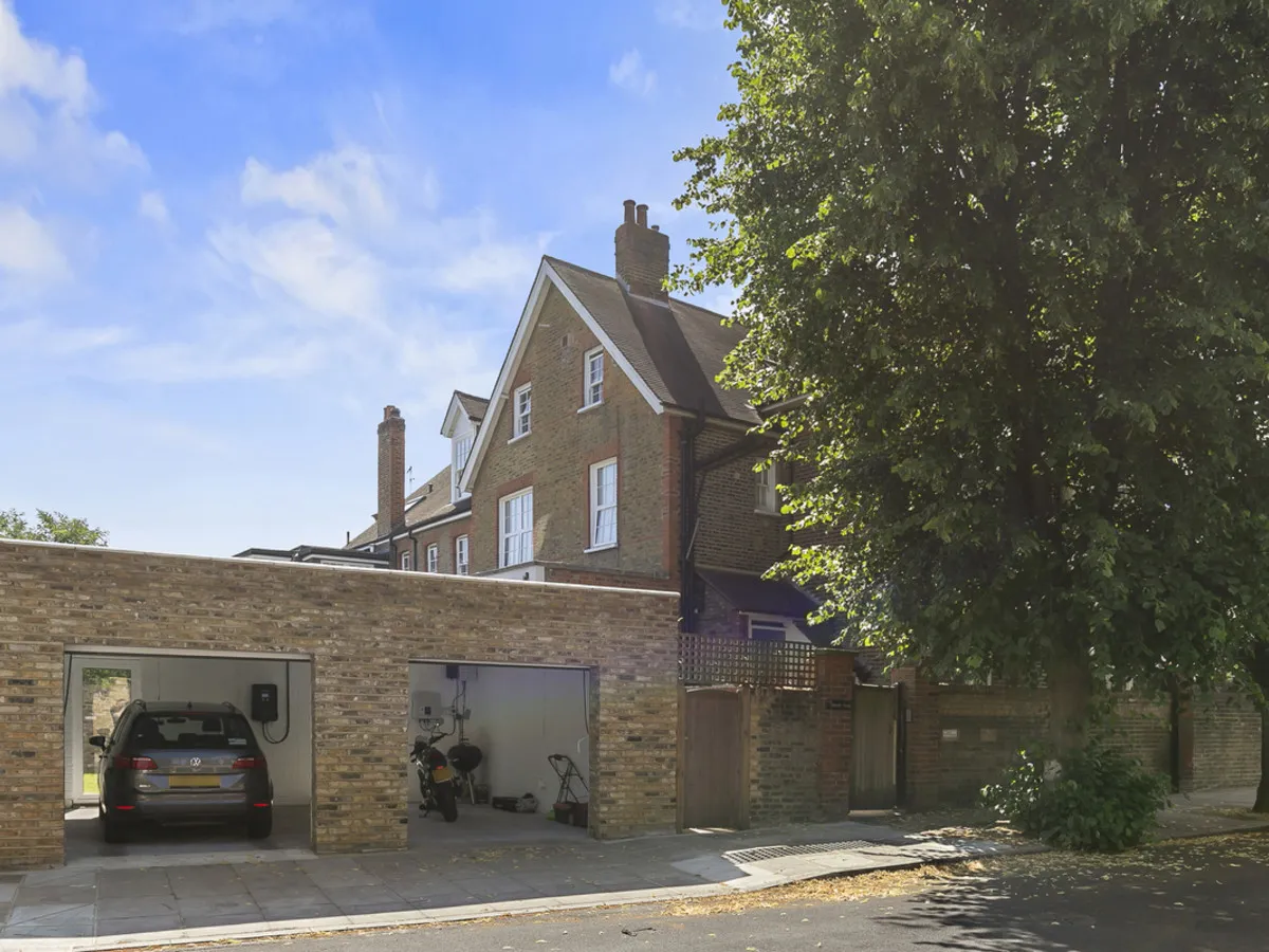 The Corner House, London, SW14, photo 31