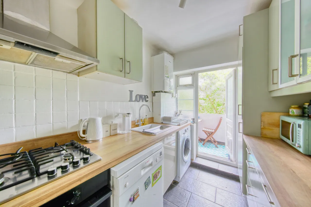 Park Road, Hampton Wick, KT1 4AX, photo 3