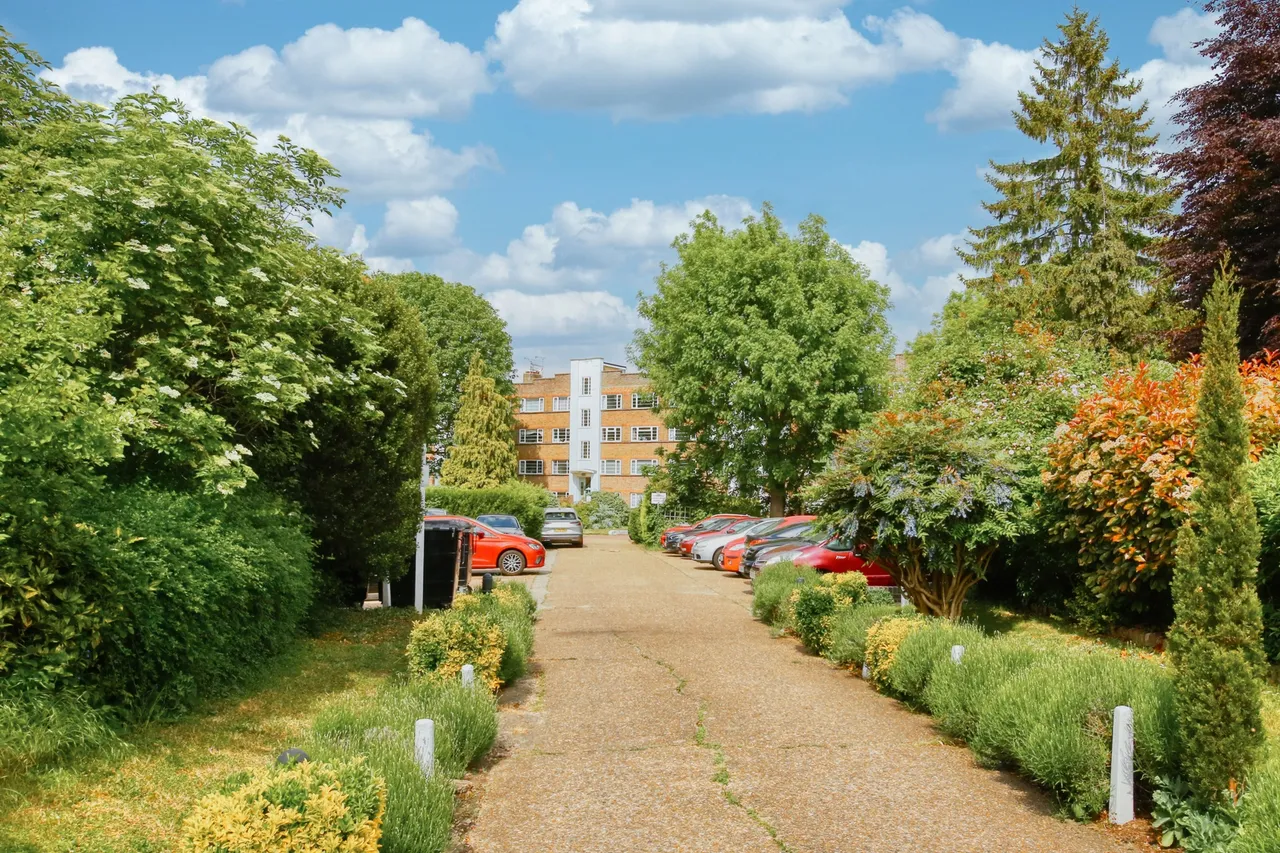 Park Road, Hampton Wick, KT1 4AX, photo 8
