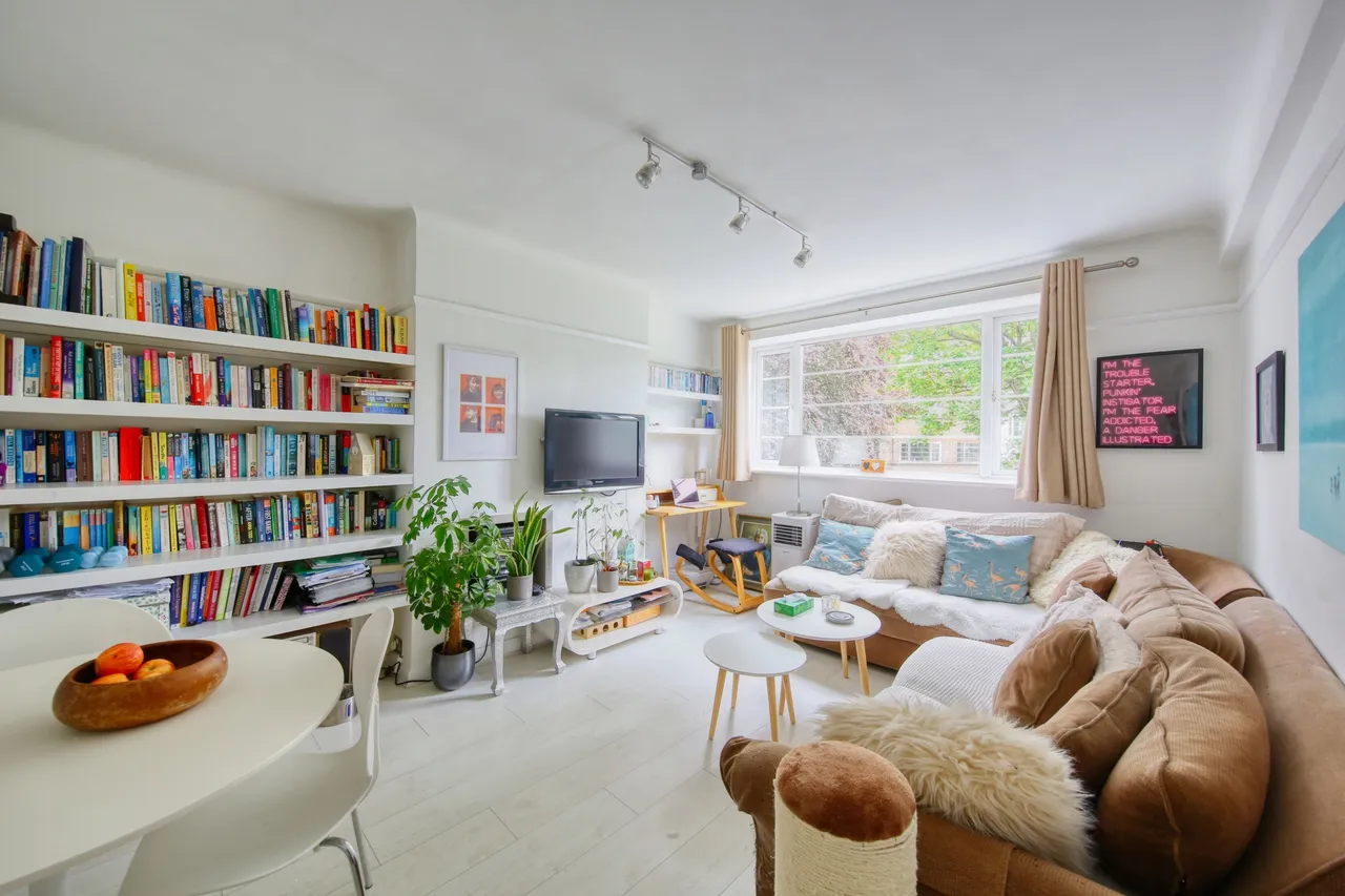 Park Road, Hampton Wick, KT1 4AX, photo 2
