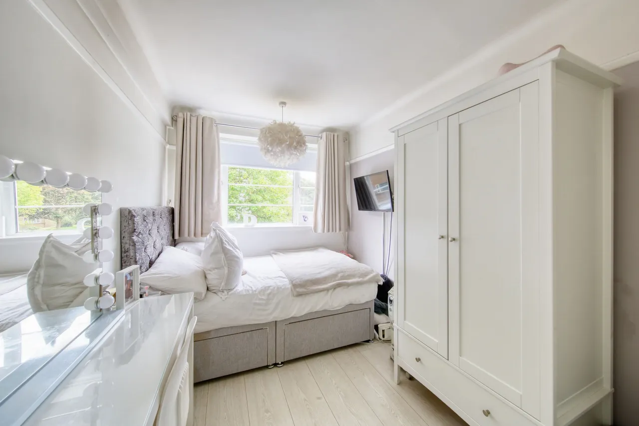 Park Road, Hampton Wick, KT1 4AX, photo 6