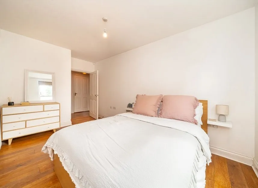 Ferndale Road, Clapham, SW4, photo 7