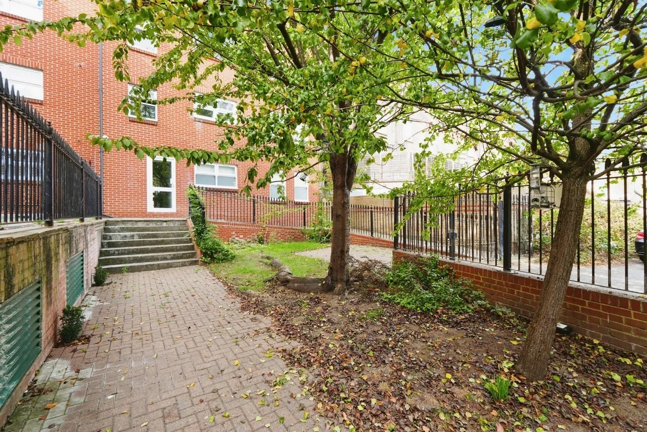 Bromley Road, London, SE6, photo 11