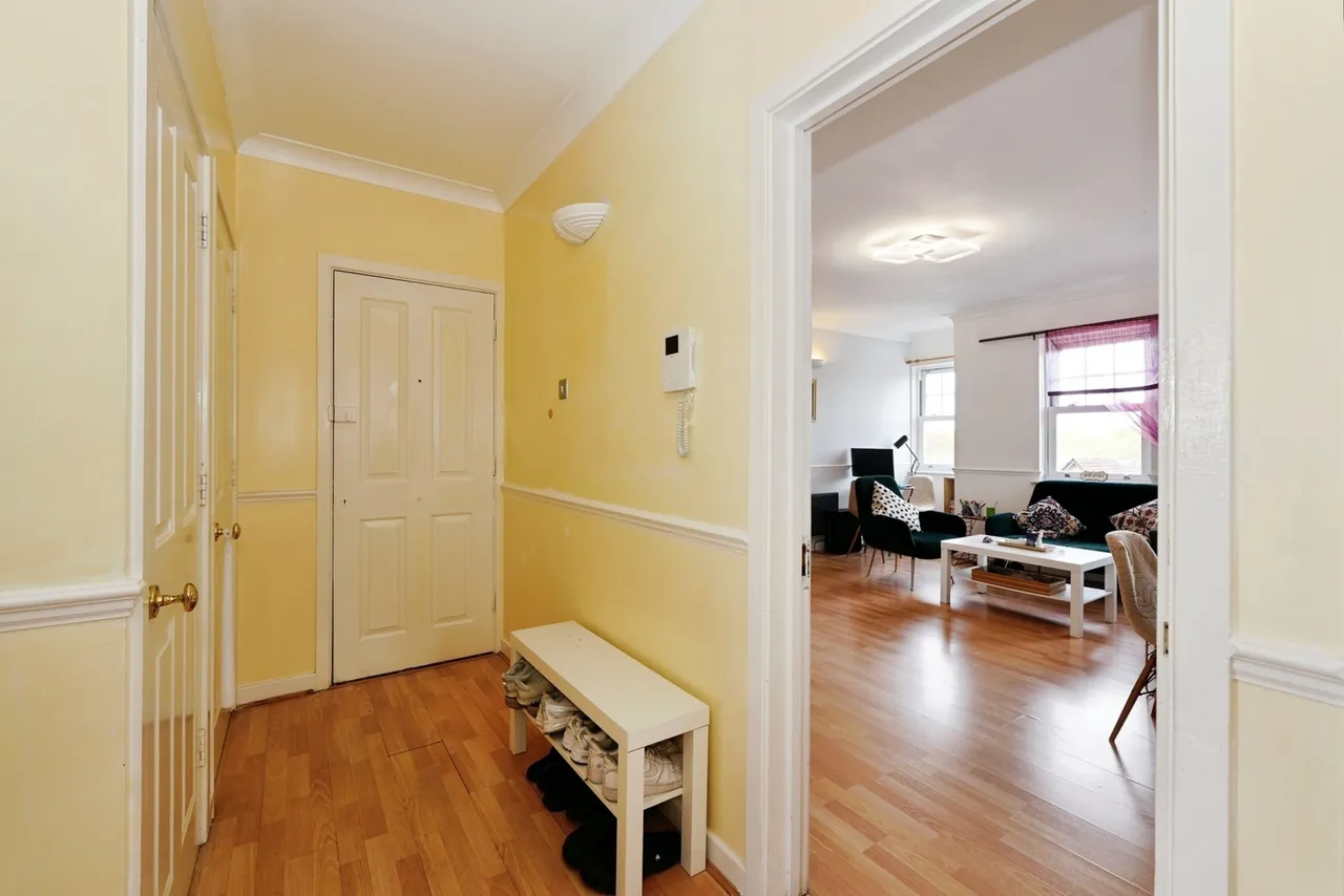 Bromley Road, London, SE6, photo 8