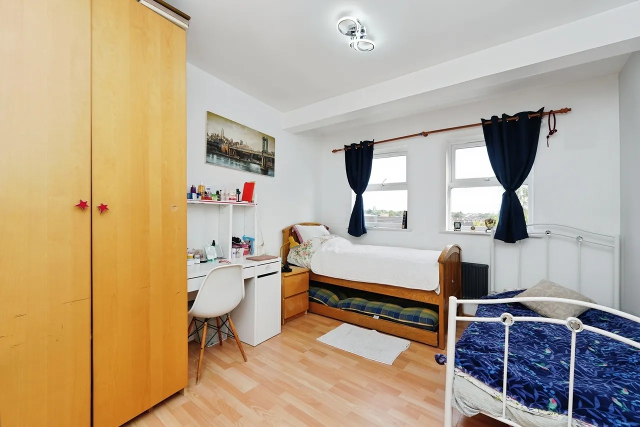 Bromley Road, London, SE6, photo 5