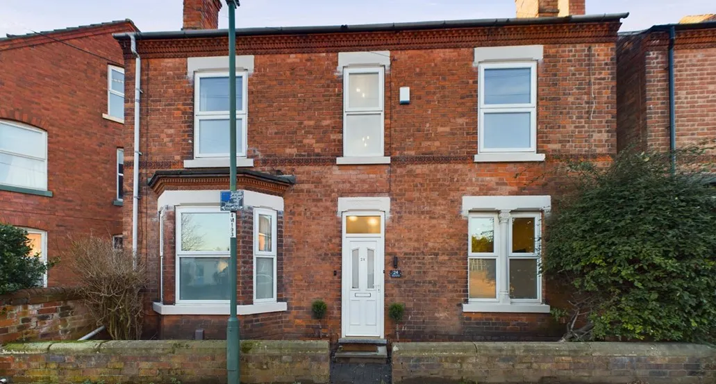 2 bed house for sale, Montpelier Road, Dunkirk, NG7