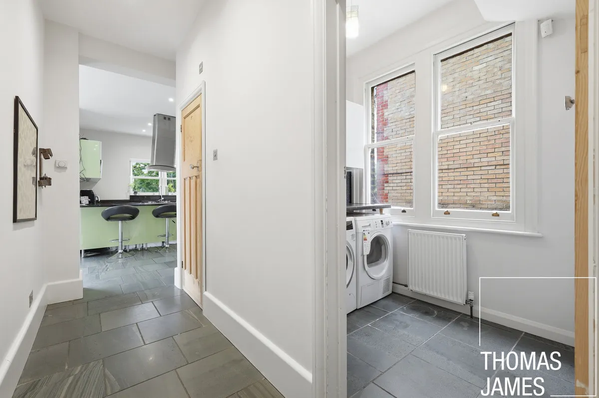 London, N13, photo 17