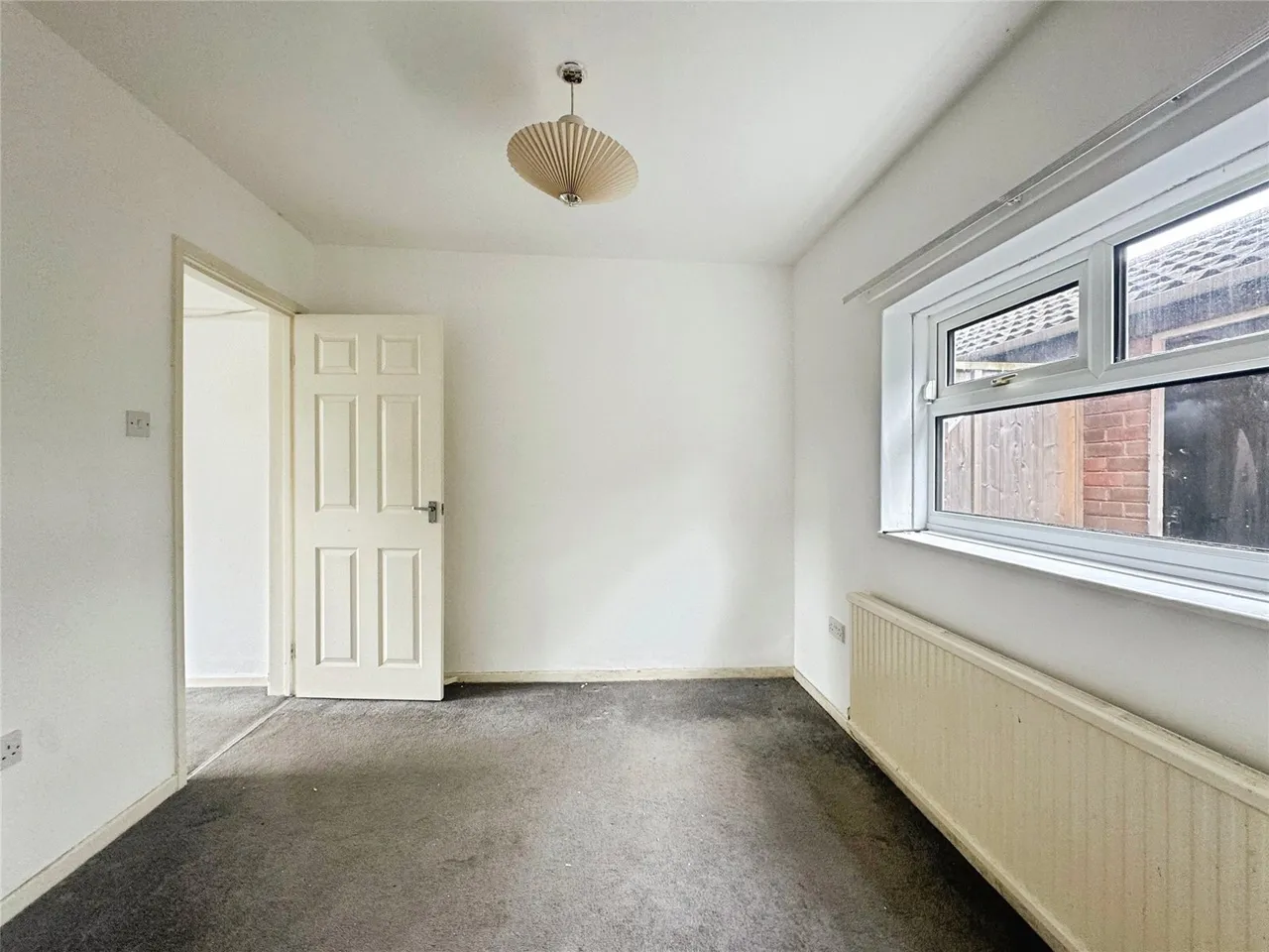 Queens Crescent, Upton, CH2, photo 5