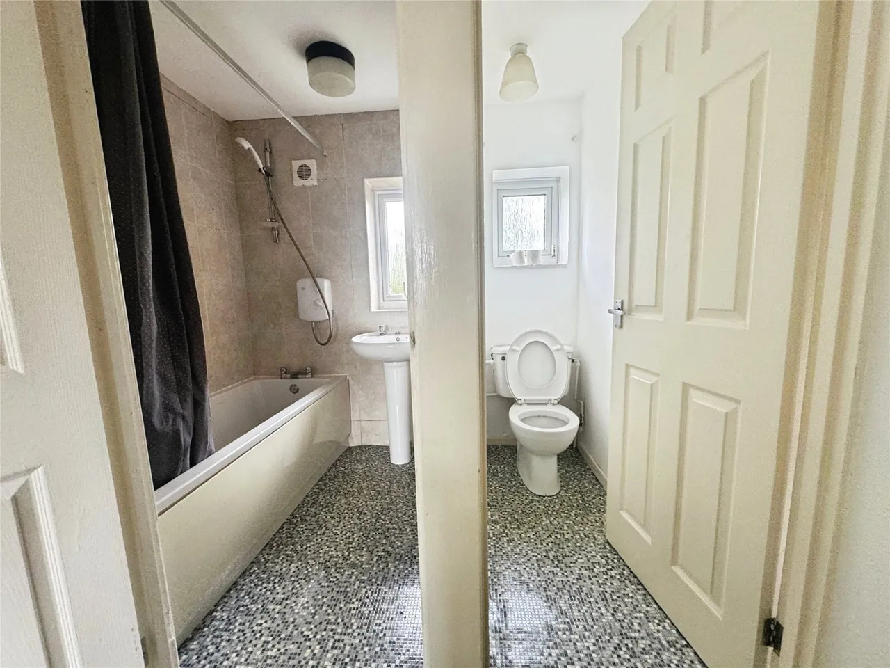 Queens Crescent, Upton, CH2, photo 18