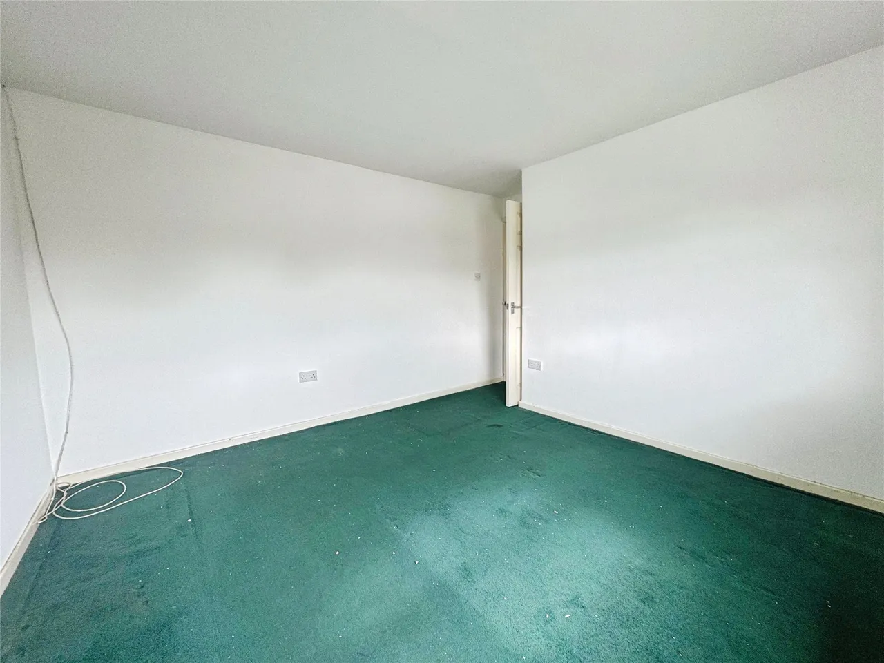 Queens Crescent, Upton, CH2, photo 11