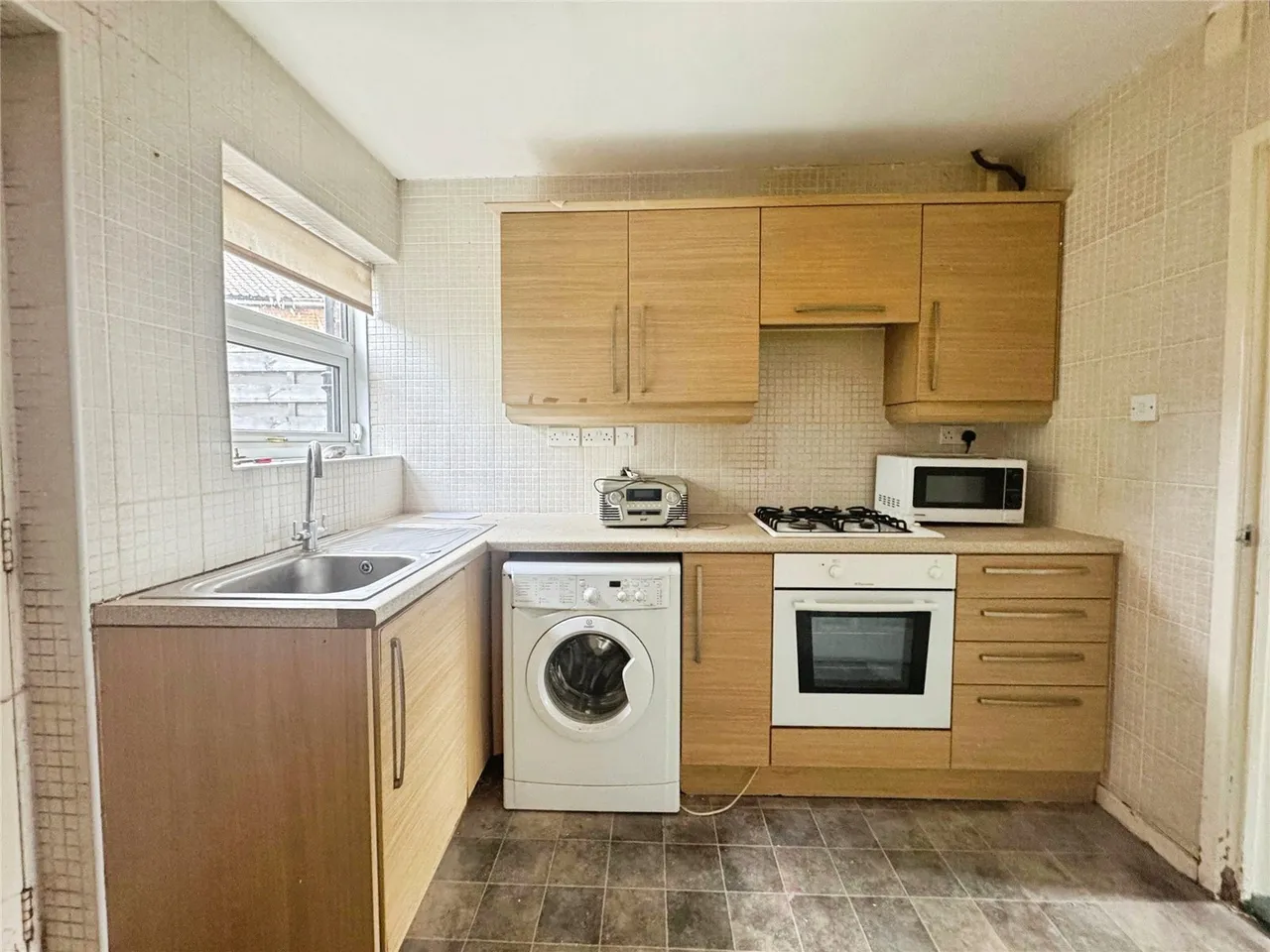 Queens Crescent, Upton, CH2, photo 6