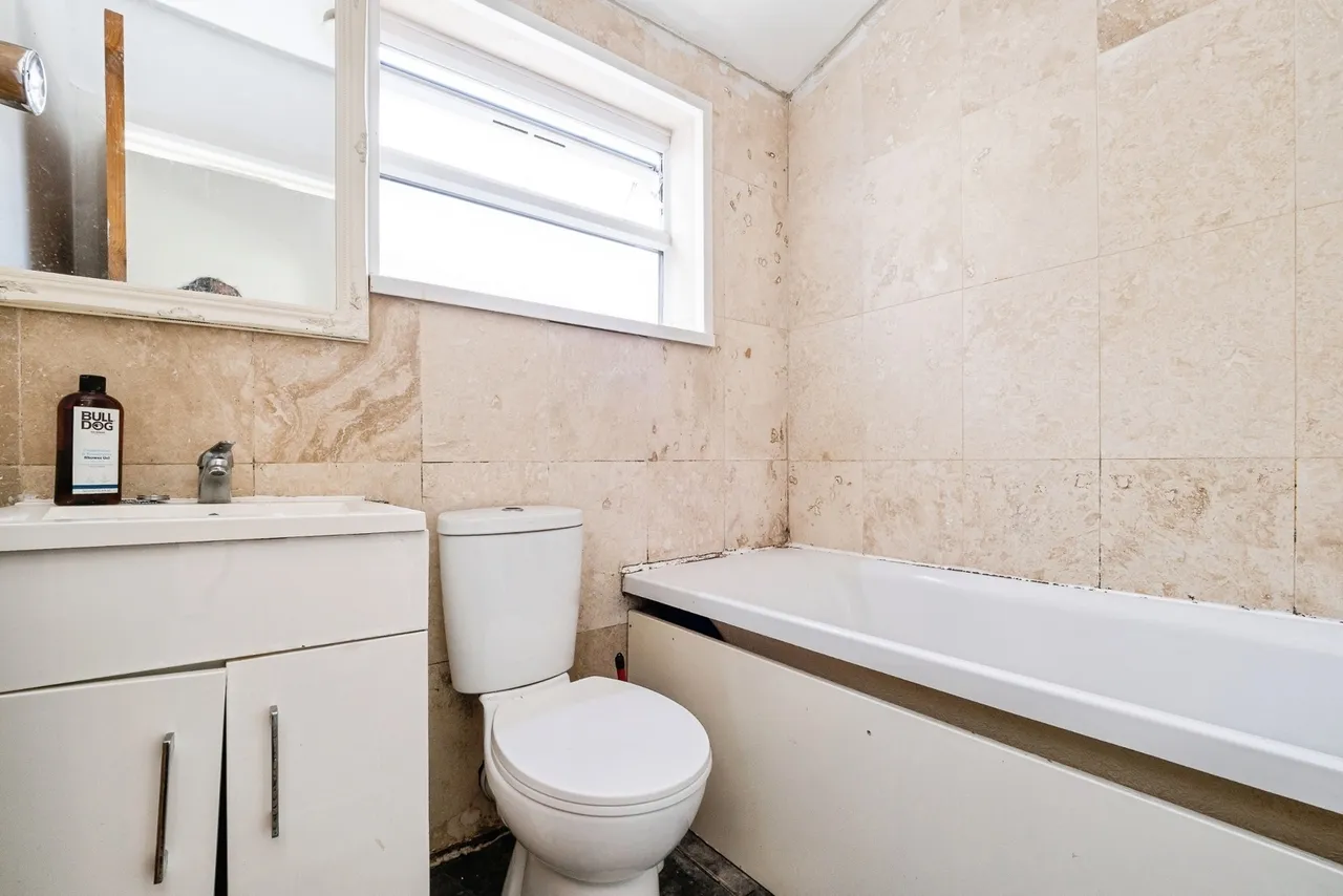 Sutton Court Road, Plaistow, London, E13, photo 15