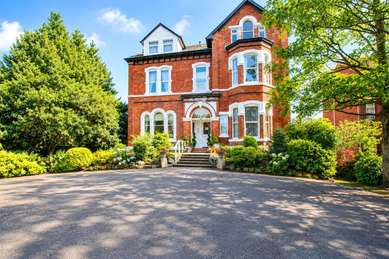 2 bed flat for sale, Park Avenue, Southport, PR9