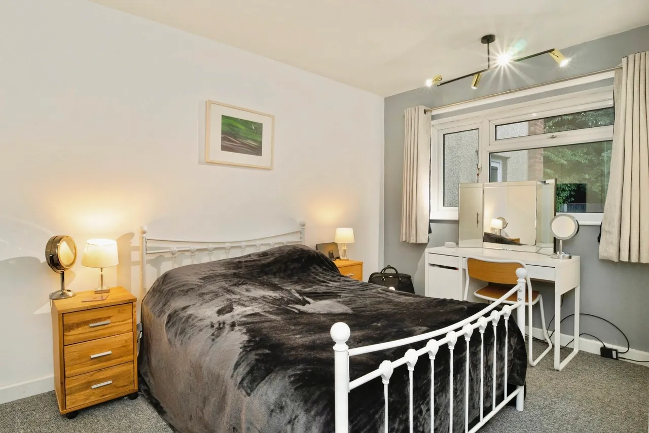Queenshill Avenue, Leeds, LS17, photo 8
