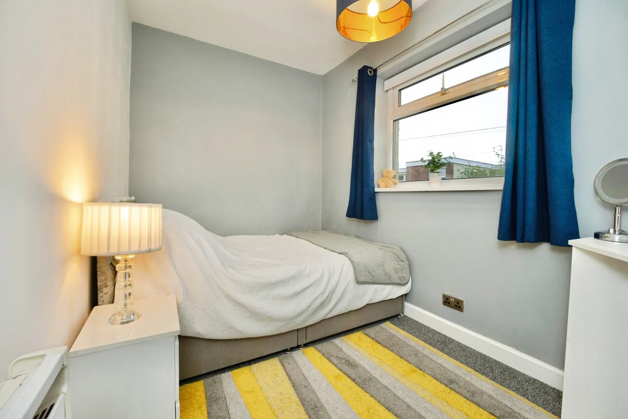 Queenshill Avenue, Leeds, LS17, photo 10