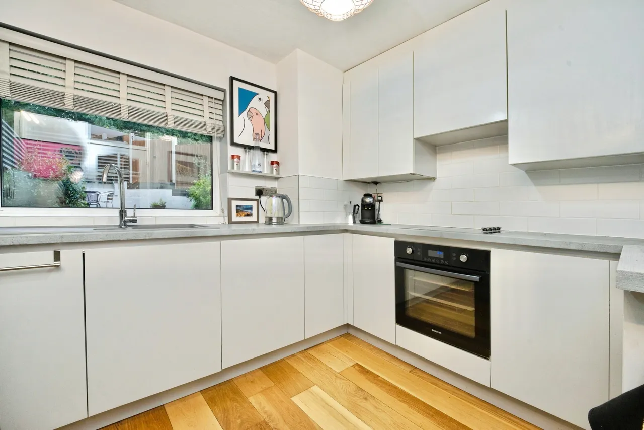 Queenshill Avenue, Leeds, LS17, photo 5