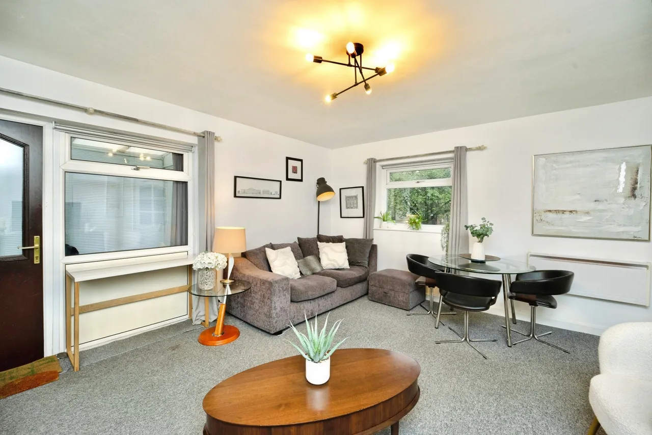 Queenshill Avenue, Leeds, LS17, photo 4
