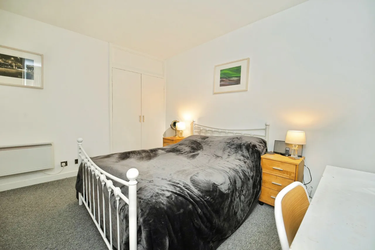 Queenshill Avenue, Leeds, LS17, photo 9