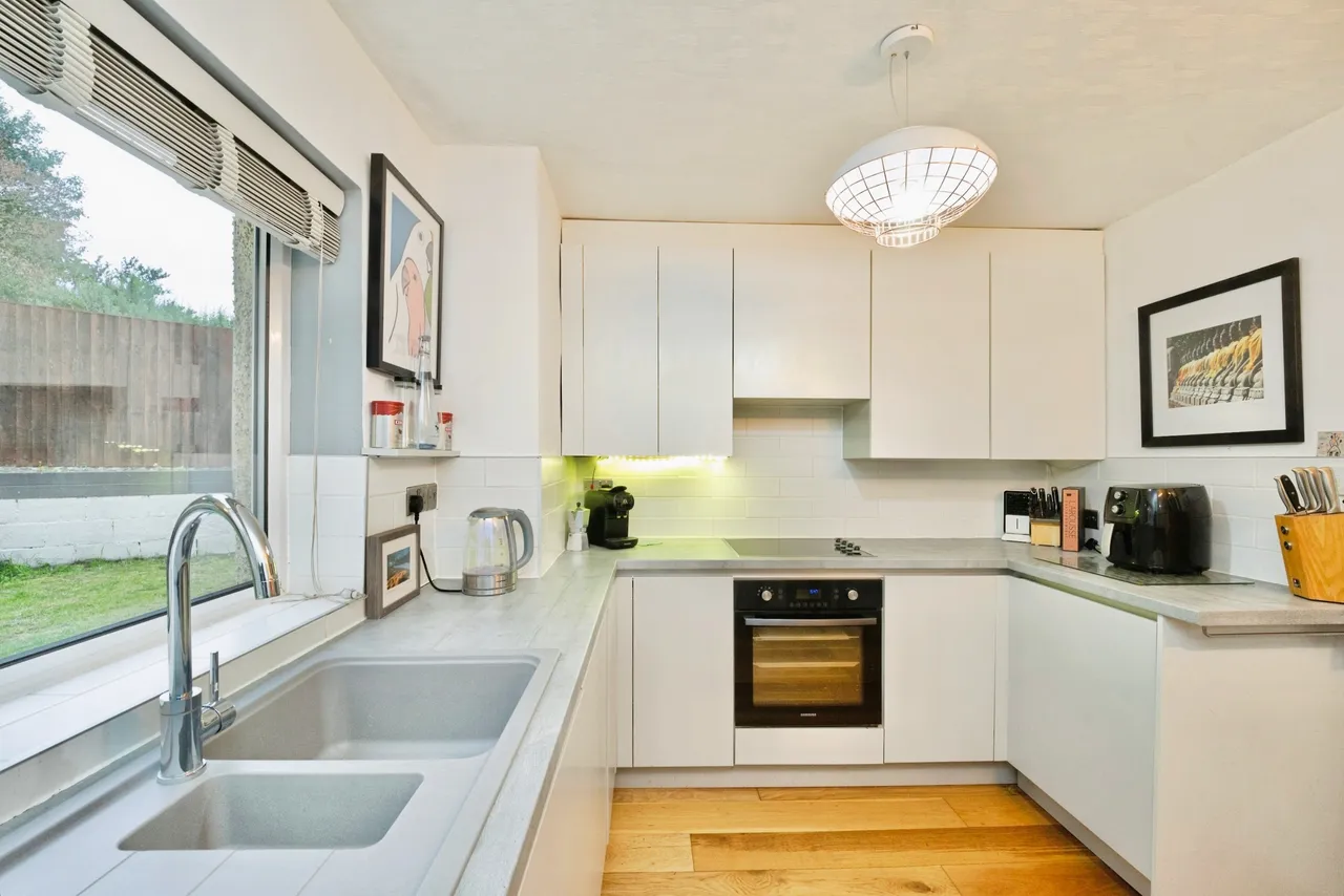 Queenshill Avenue, Leeds, LS17, photo 6