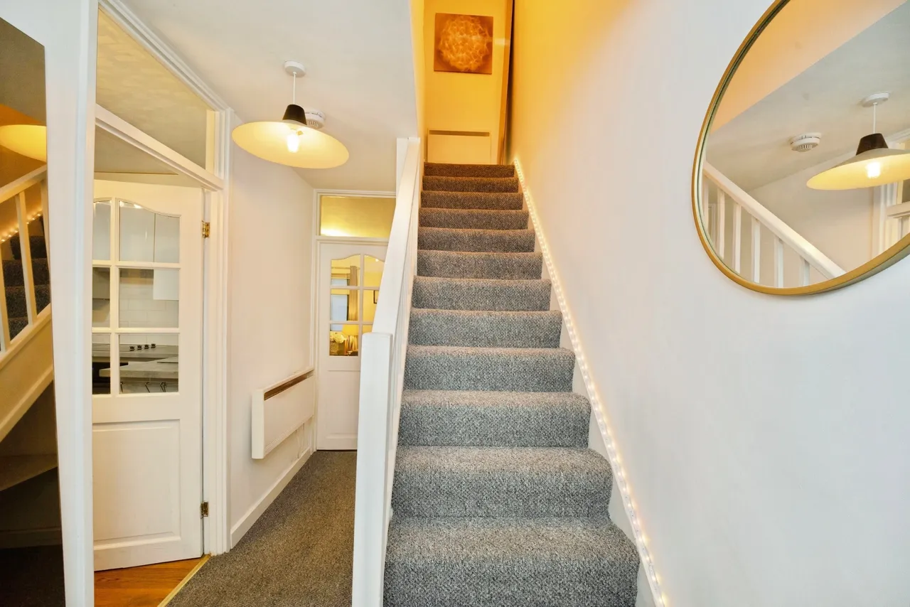 Queenshill Avenue, Leeds, LS17, photo 13