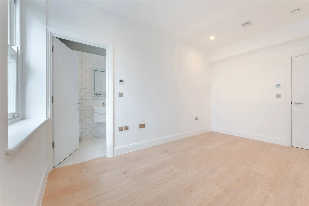 Lee High Road, London, SE13, photo 14