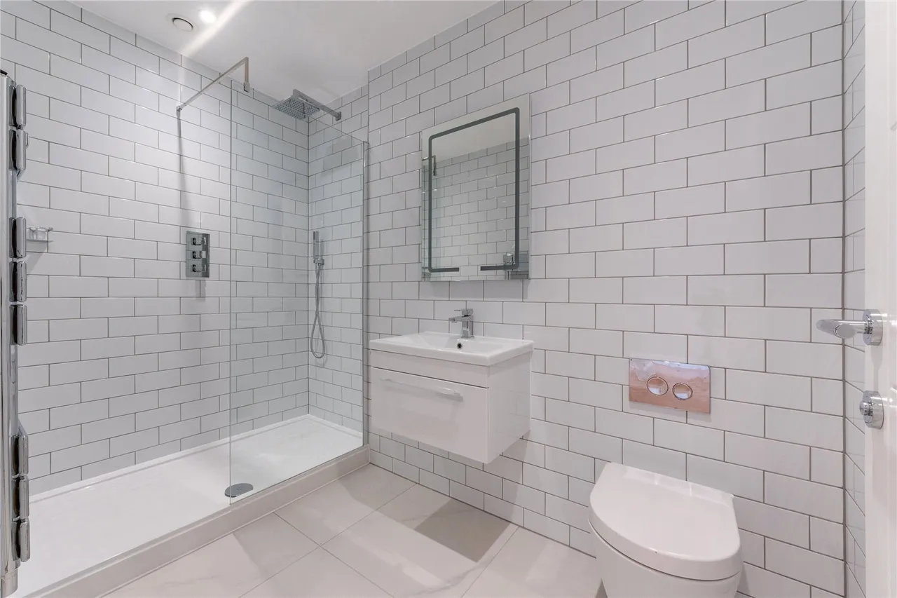 Lee High Road, London, SE13, photo 5