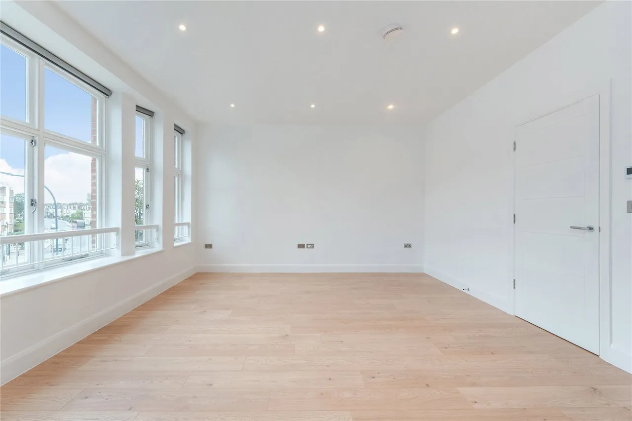 Lee High Road, London, SE13, photo 12
