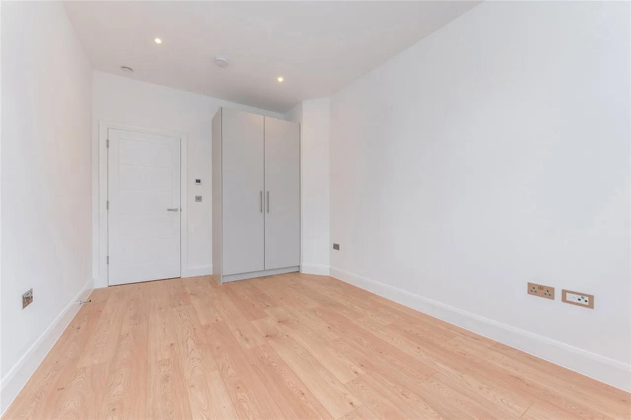Lee High Road, London, SE13, photo 9