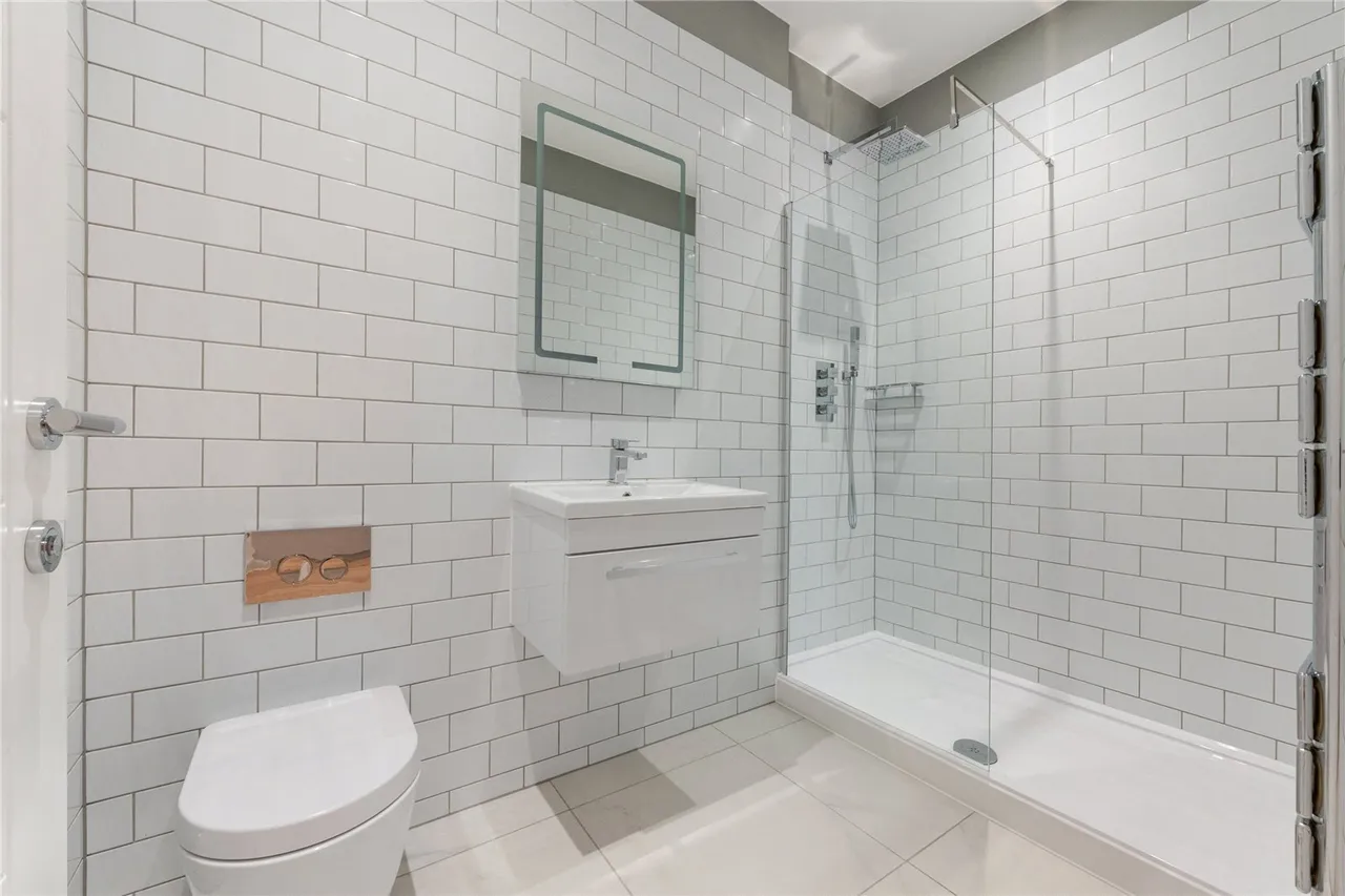 Lee High Road, London, SE13, photo 8