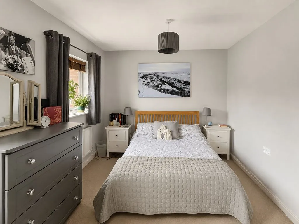 Tulip Grove, Streetly, B74, photo 11