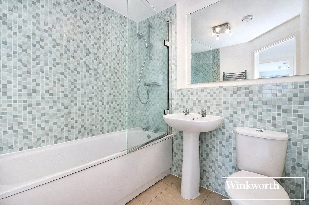 Todd Close, Borehamwood, WD6, photo 8