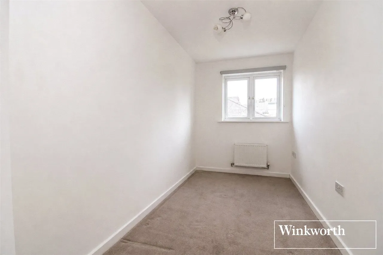 Todd Close, Borehamwood, WD6, photo 9