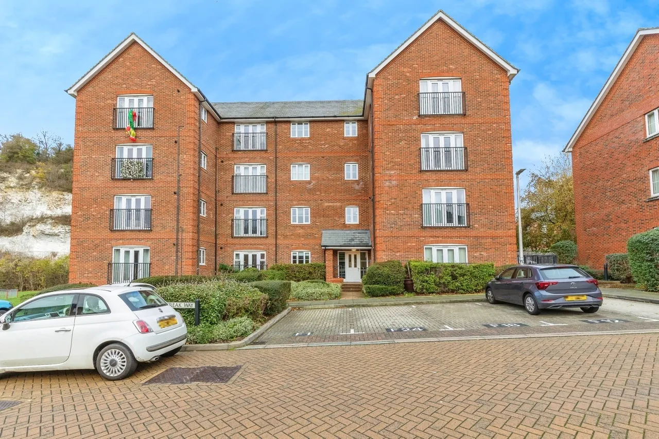 2 bed flat for sale, Silver Streak Way, Rochester, ME2