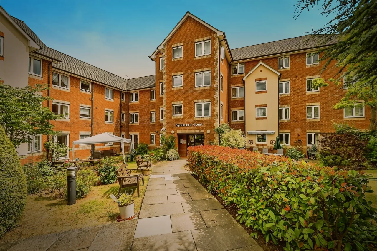 1 bed flat for sale — Willow Road, Aylesbury