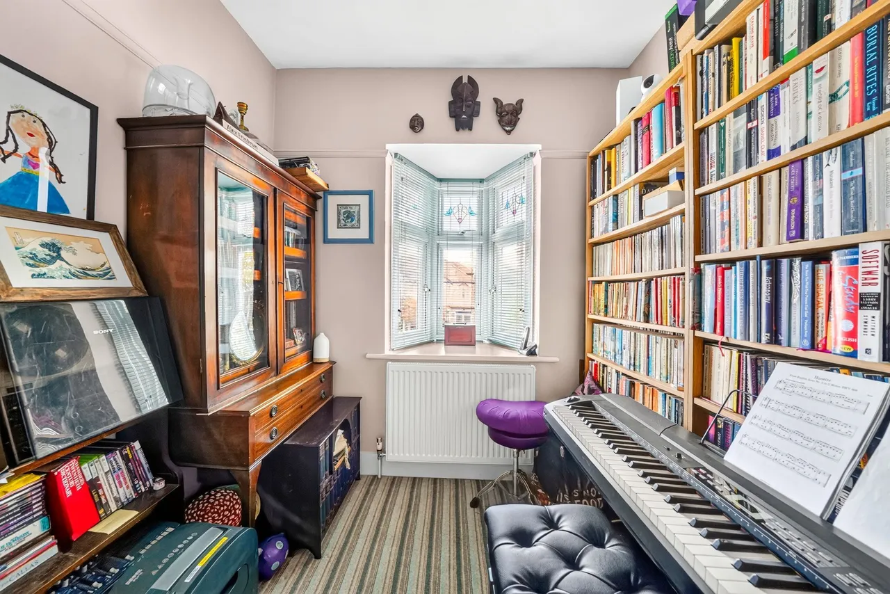 Broadmead Road, Woodford Green, IG8, photo 32
