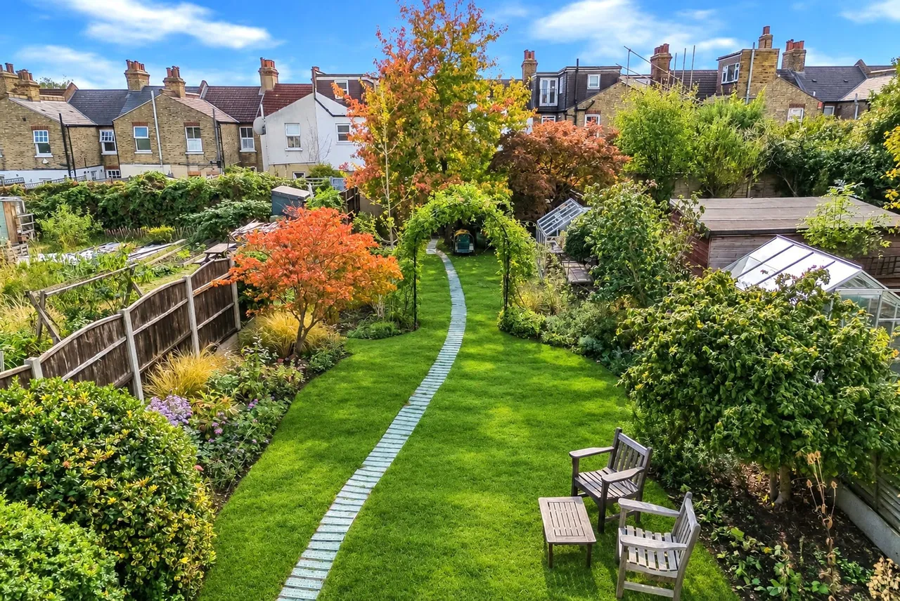 Broadmead Road, Woodford Green, IG8, photo 51