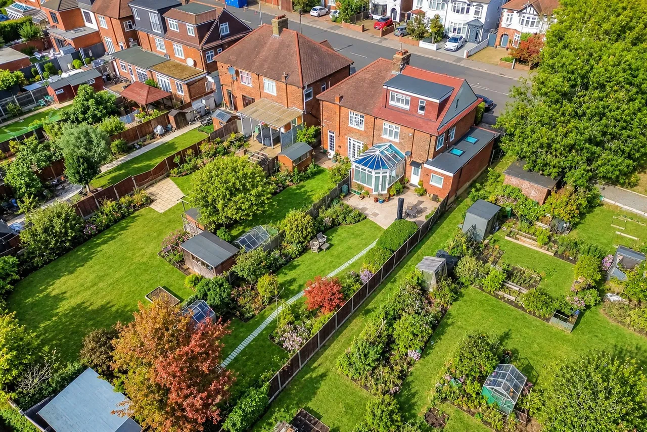 Broadmead Road, Woodford Green, IG8, photo 45