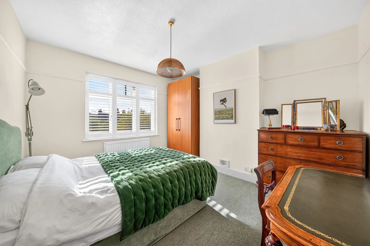 Broadmead Road, Woodford Green, IG8, photo 25