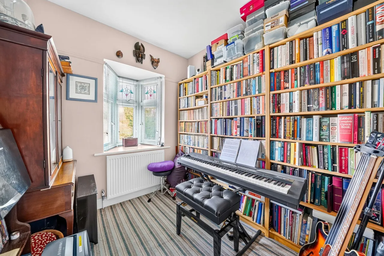 Broadmead Road, Woodford Green, IG8, photo 31