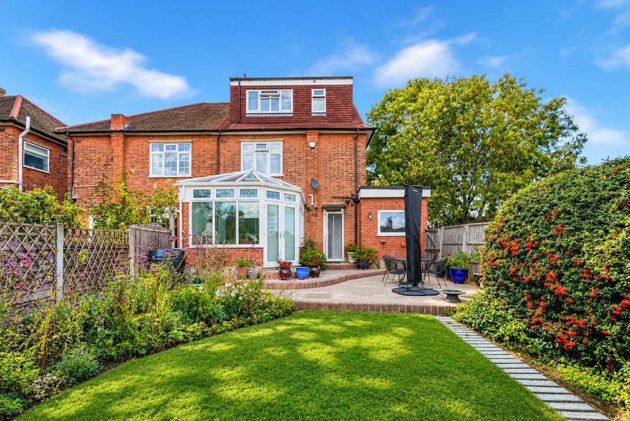 Broadmead Road, Woodford Green, IG8, photo 44
