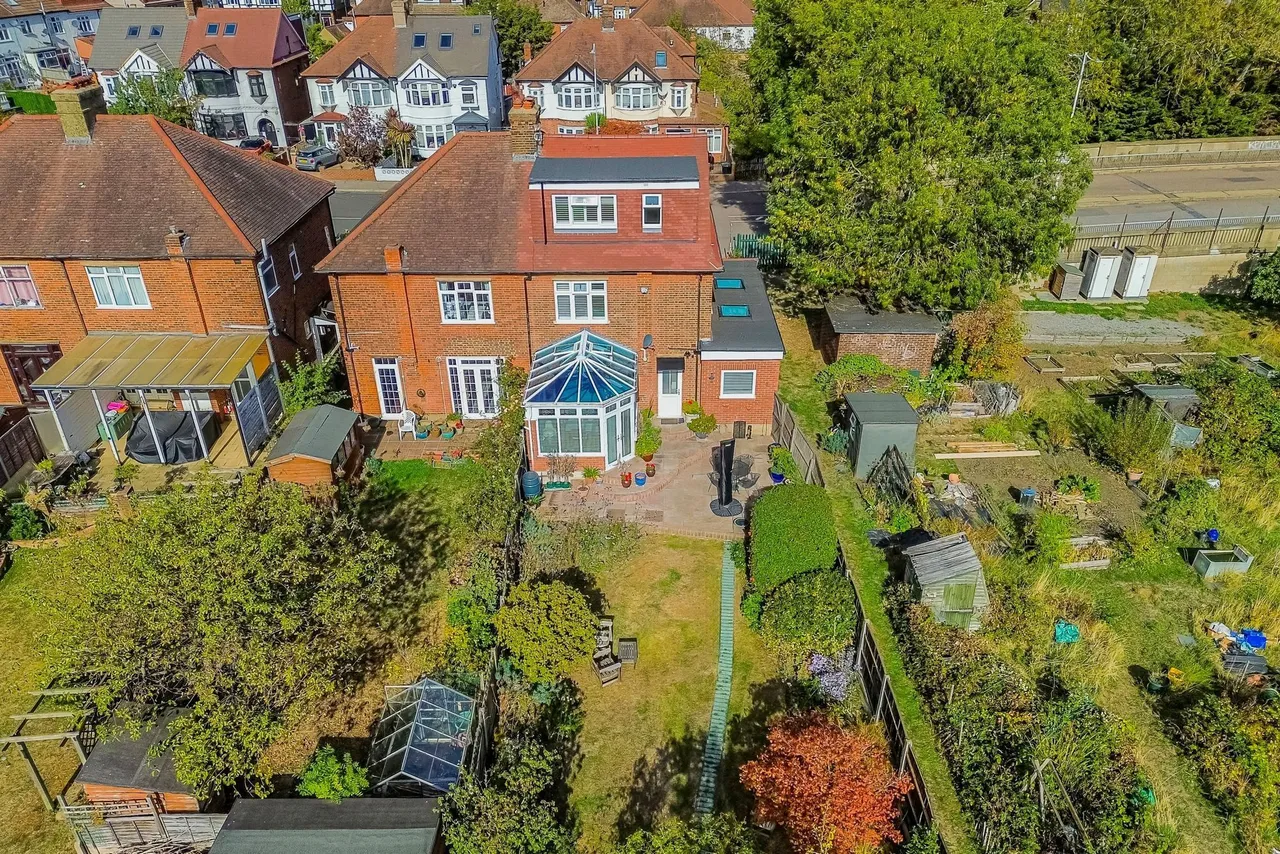 Broadmead Road, Woodford Green, IG8, photo 46