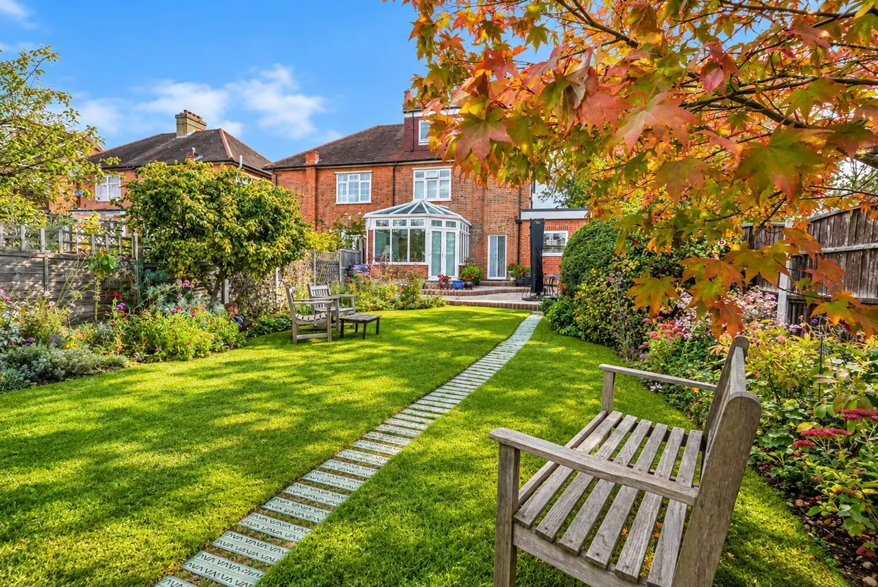 Broadmead Road, Woodford Green, IG8, photo 43