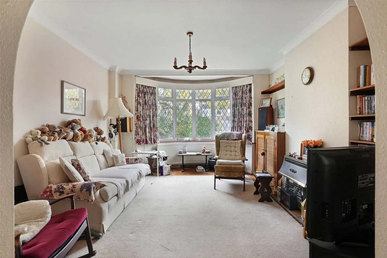 Chestnut Avenue, Hampton, TW12 2NY, photo 5